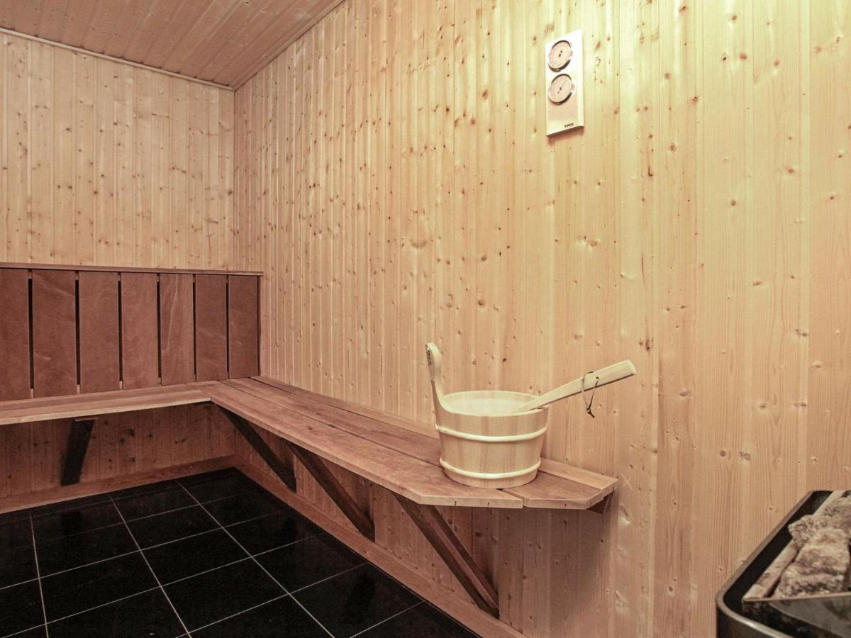 8 Person Holiday Home In Jerup الغرفة الصورة